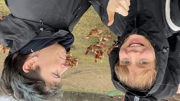 Emilia Heidorn und Vera Schmid beim FÖJ-Seminar