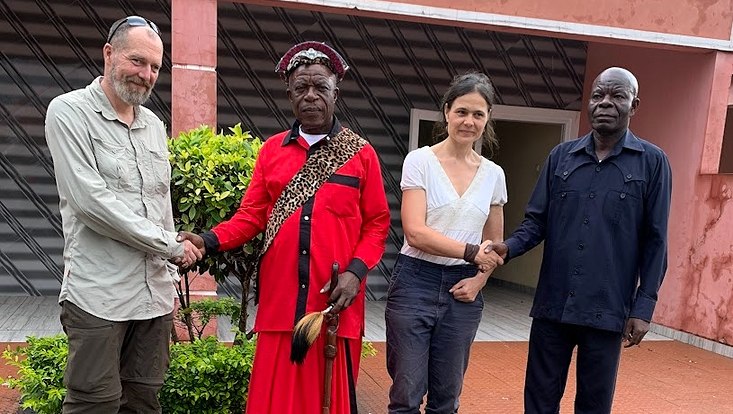 Thea Lautenschläger und Nils Kleissenberg im Botanischen Garten Angola